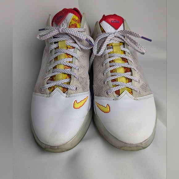 NIKE LeBron 19 Low Magic Fruity PEBBLES Men Shoes Size 13 White Red And Yellow - Picture 2 of 16